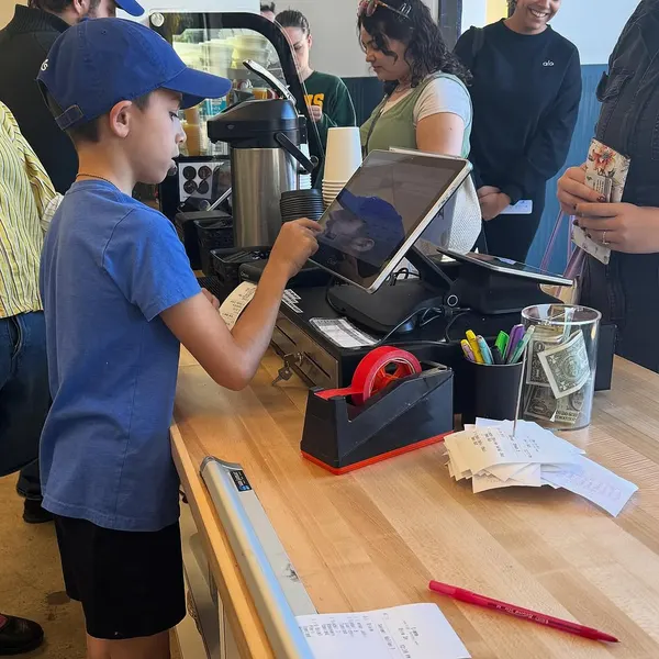 Hank's Bagels team at work